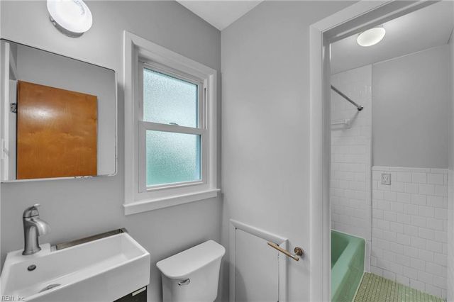 37 Michele DR, Hampton, VA 23669