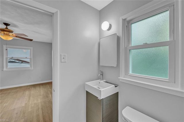 37 Michele DR, Hampton, VA 23669