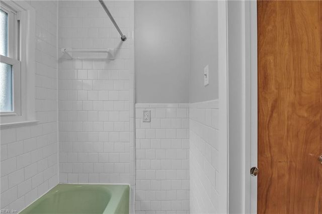 37 Michele DR, Hampton, VA 23669