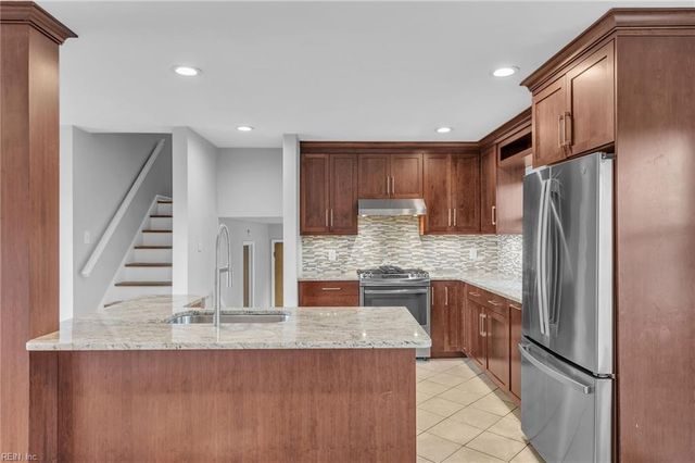 37 Michele DR, Hampton, VA 23669