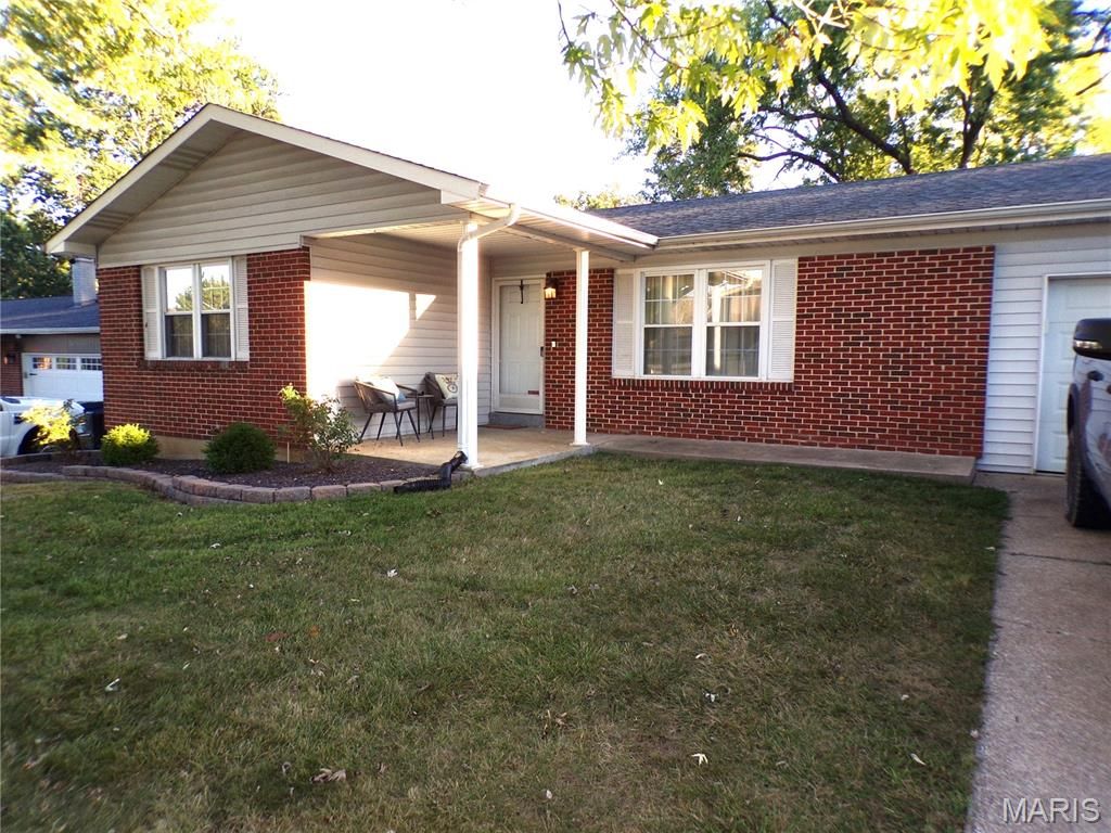 8 Soutee Drive, St Peters, MO 63376