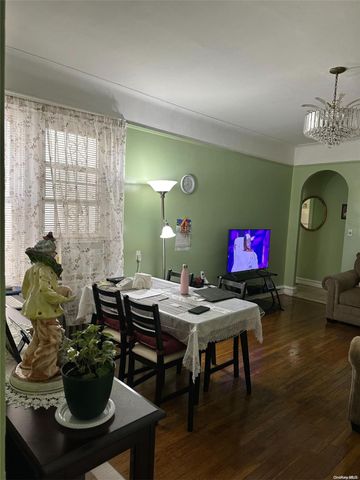 45-20 43rd Street 1D, Sunnyside, NY 11104