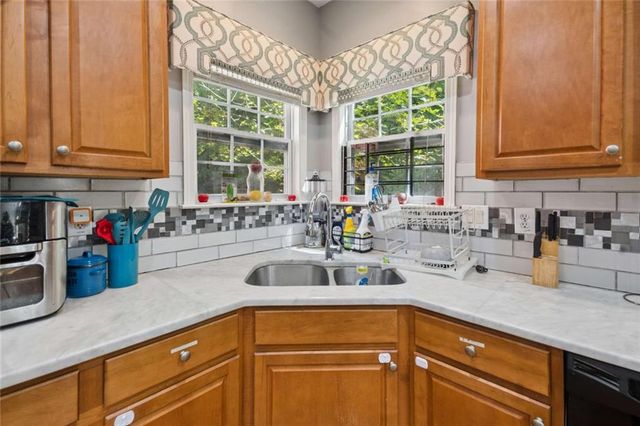 7627 Waterlace Drive, Fairburn, GA 30213