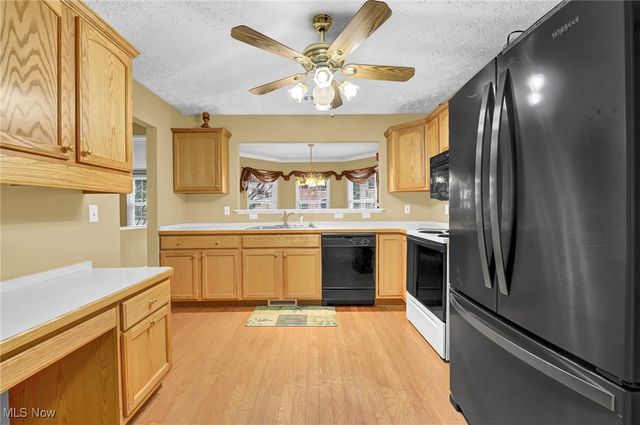 12 Community Drive, Avon Lake, OH 44012