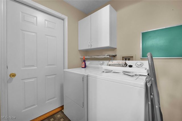 12 Community Drive, Avon Lake, OH 44012