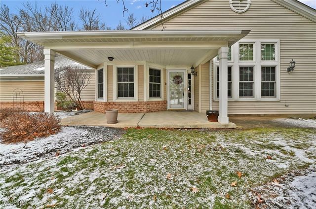 12 Community Drive, Avon Lake, OH 44012