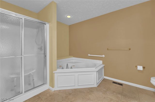 12 Community Drive, Avon Lake, OH 44012