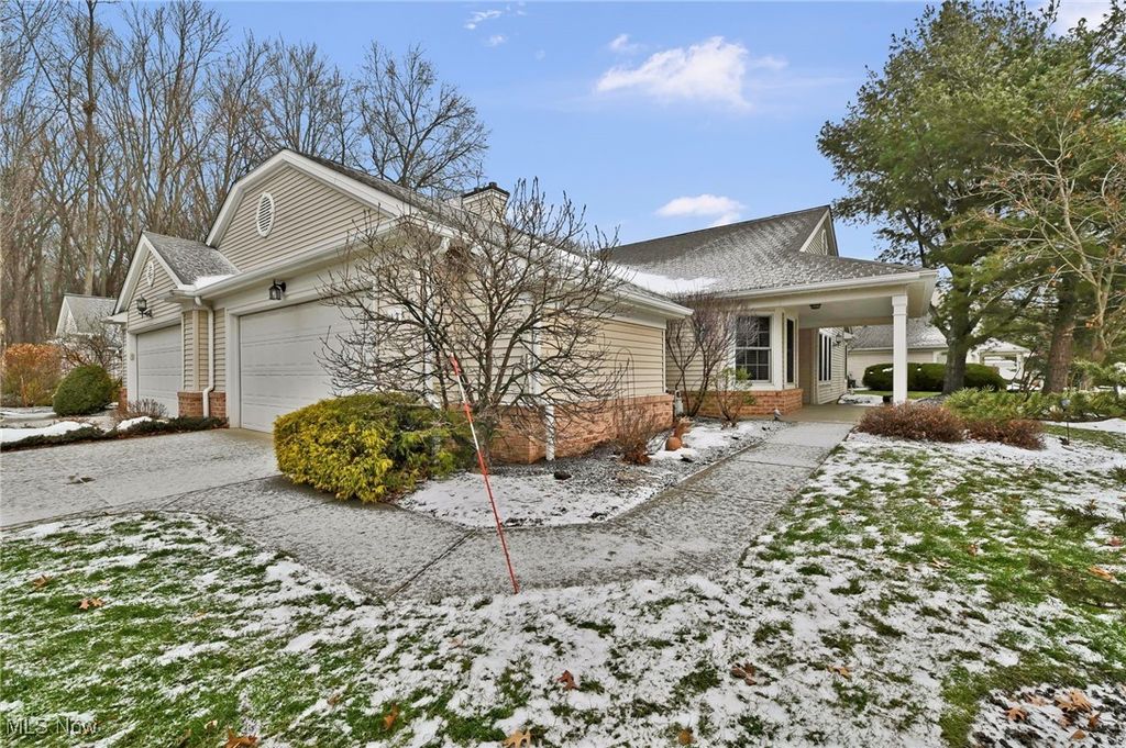 12 Community Drive, Avon Lake, OH 44012