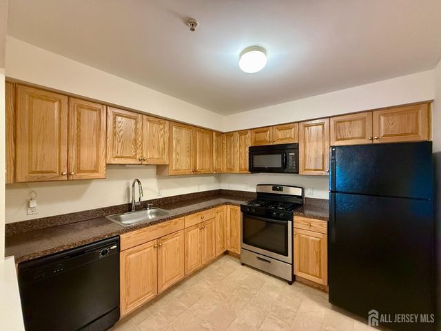 1315 Fernwood Court, New Brunswick, NJ 08901