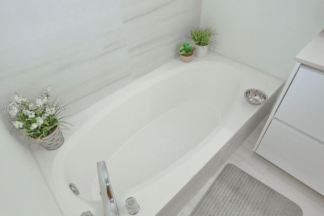 3530 Mystic Pointe Dr 2807, Aventura, FL 33180