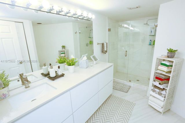 3530 Mystic Pointe Dr 2807, Aventura, FL 33180