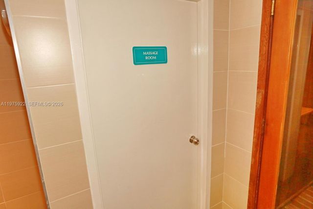 3530 Mystic Pointe Dr 2807, Aventura, FL 33180