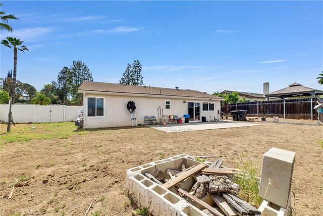 2111 Whitestone Drive, Riverside, CA 92506