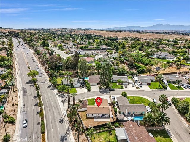 2111 Whitestone Drive, Riverside, CA 92506