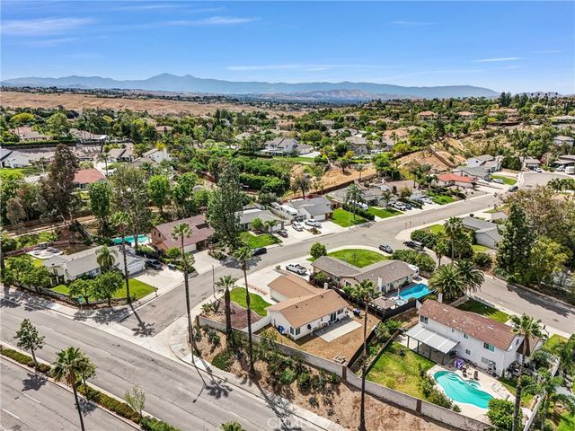 2111 Whitestone Drive, Riverside, CA 92506