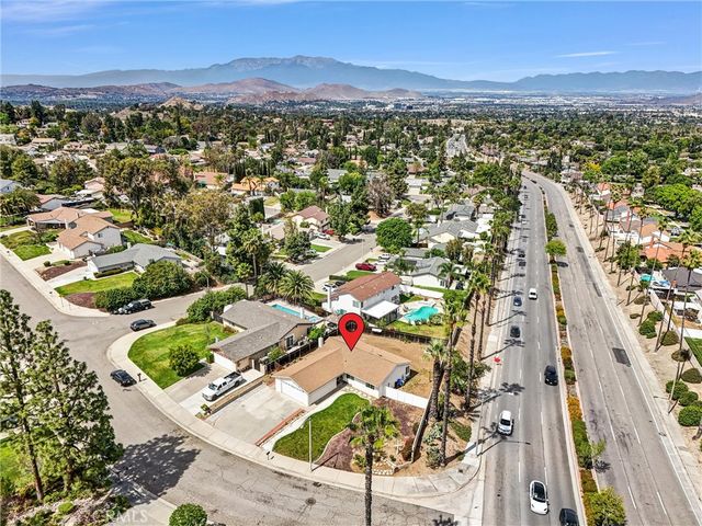 2111 Whitestone Drive, Riverside, CA 92506