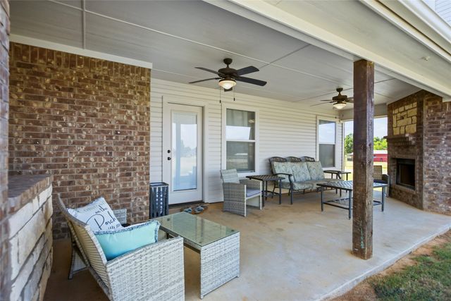 1389 Thomas Road, Springtown, TX 76082