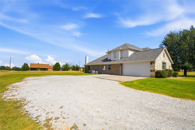 1389 Thomas Road, Springtown, TX 76082