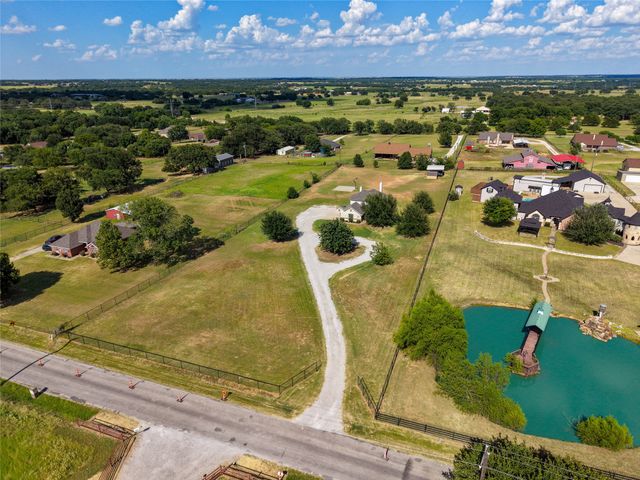 1389 Thomas Road, Springtown, TX 76082