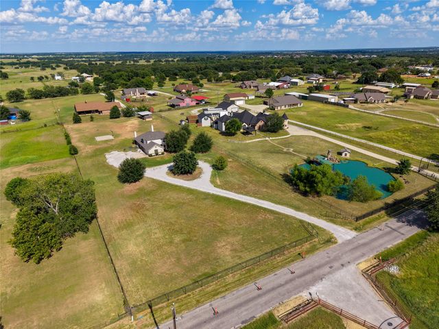 1389 Thomas Road, Springtown, TX 76082