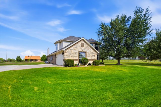 1389 Thomas Road, Springtown, TX 76082