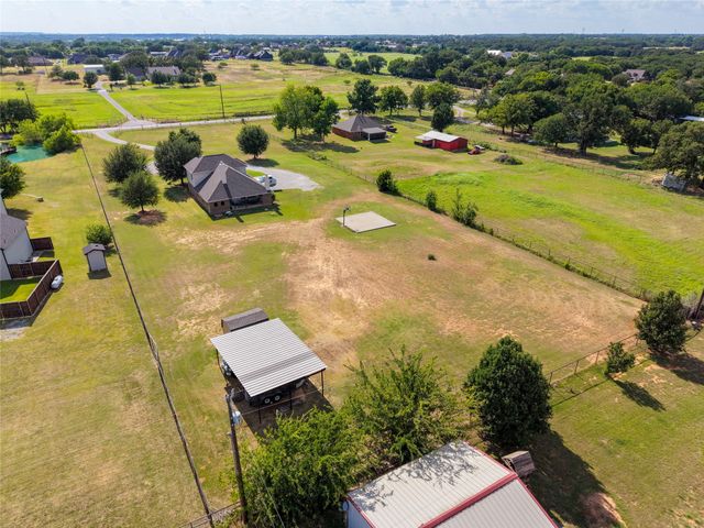 1389 Thomas Road, Springtown, TX 76082