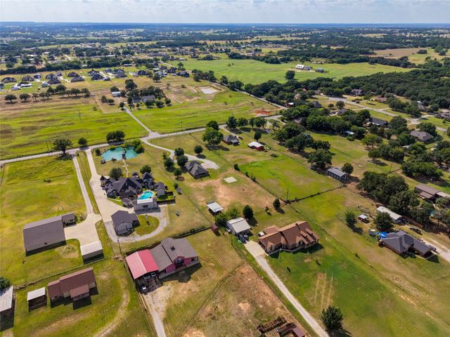 1389 Thomas Road, Springtown, TX 76082