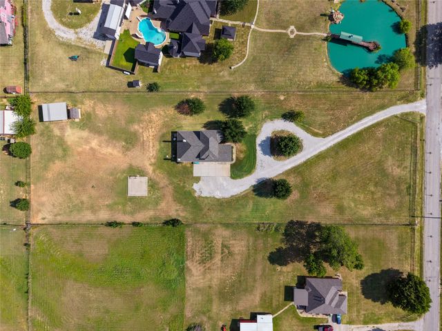1389 Thomas Road, Springtown, TX 76082