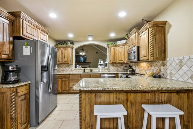 1389 Thomas Road, Springtown, TX 76082