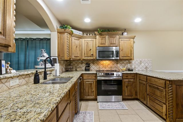 1389 Thomas Road, Springtown, TX 76082