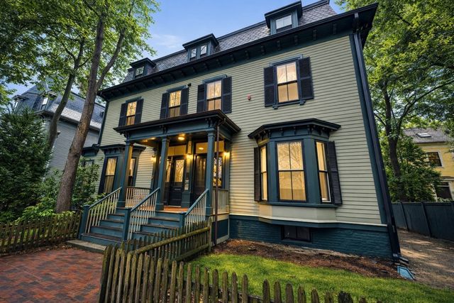 21 Avon St 21, Cambridge, MA 02138