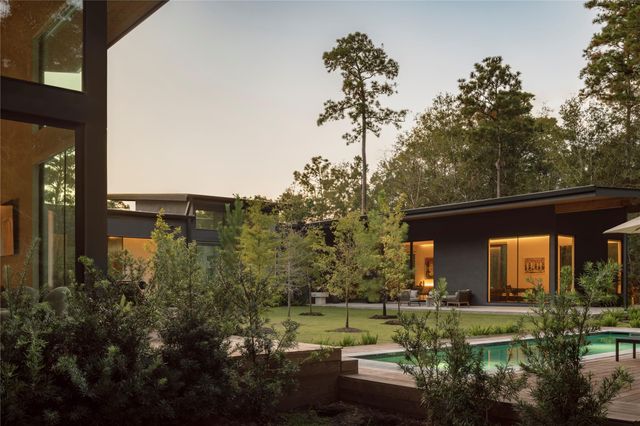 12041 Oak Forest Lane, Conroe, TX 77385