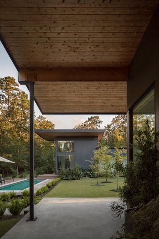 12041 Oak Forest Lane, Conroe, TX 77385