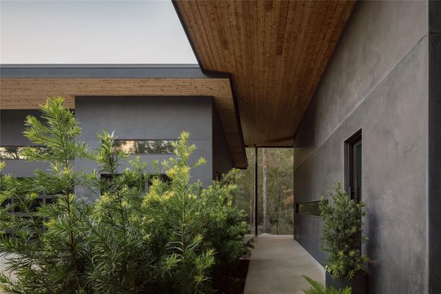 12041 Oak Forest Lane, Conroe, TX 77385