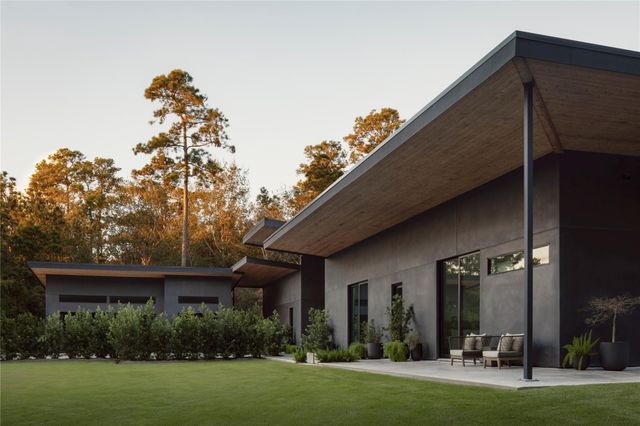 12041 Oak Forest Lane, Conroe, TX 77385