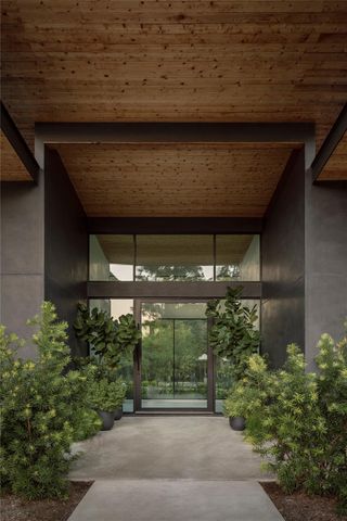 12041 Oak Forest Lane, Conroe, TX 77385