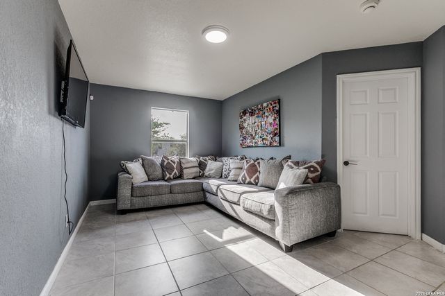 535 Scarlet Ibis, San Antonio, TX 78245