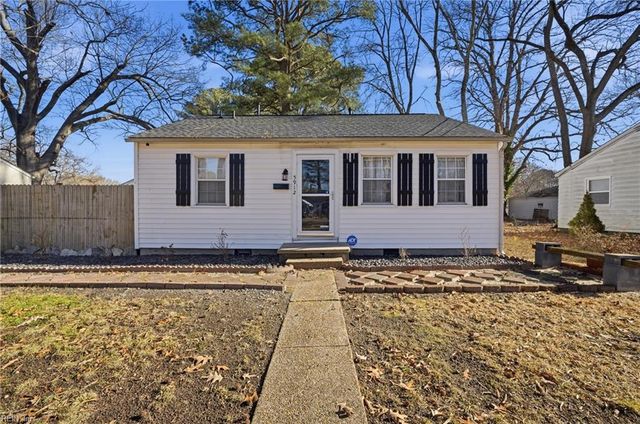 5912 Andrew PL, Newport News, VA 23605