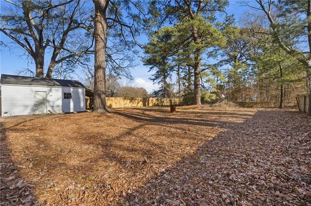 5912 Andrew PL, Newport News, VA 23605
