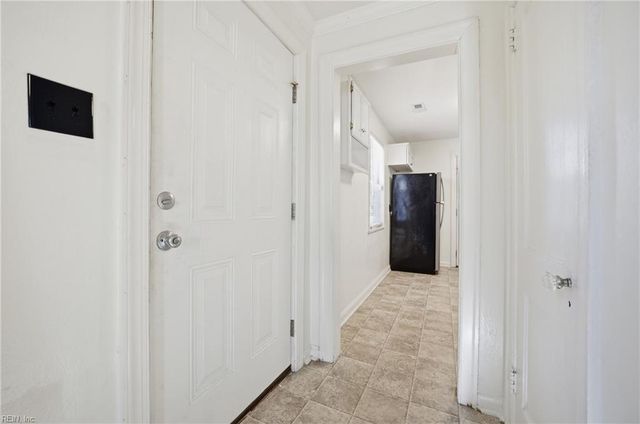 5912 Andrew PL, Newport News, VA 23605
