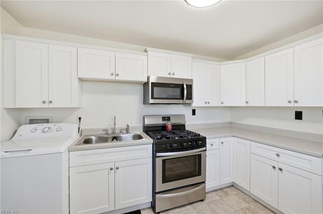 5912 Andrew PL, Newport News, VA 23605