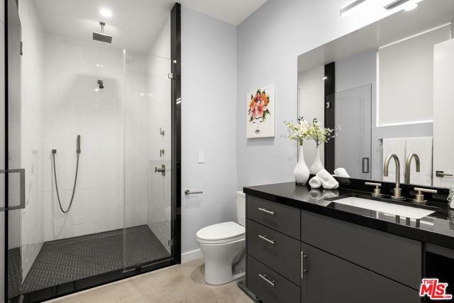 3613 Redwood Avenue, Los Angeles, CA 90066