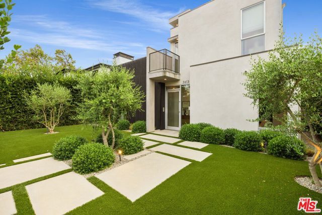 3613 Redwood Avenue, Los Angeles, CA 90066