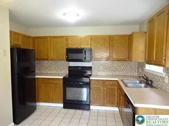 1221 West Whitehall Street, Allentown City, PA 18102