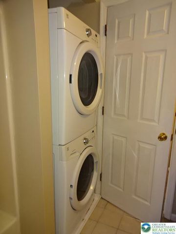 1221 West Whitehall Street, Allentown City, PA 18102