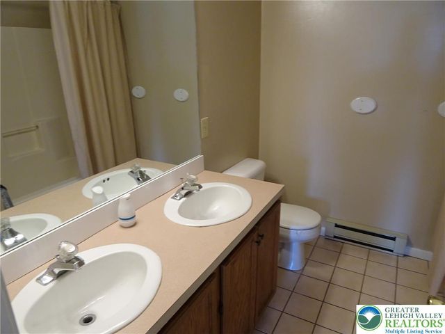 1221 West Whitehall Street, Allentown City, PA 18102