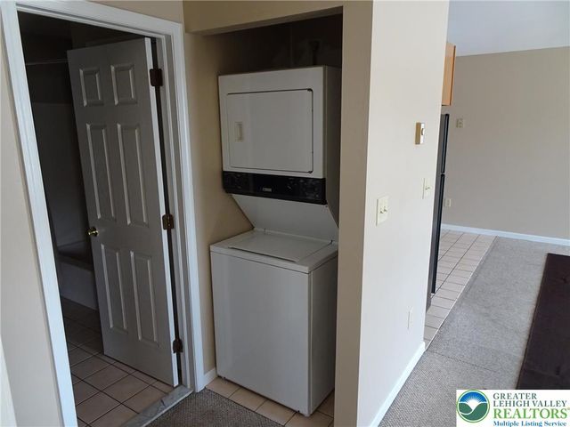 1221 West Whitehall Street, Allentown City, PA 18102