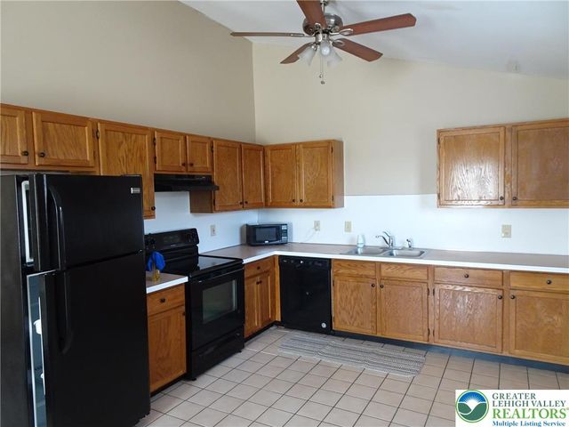 1221 West Whitehall Street, Allentown City, PA 18102