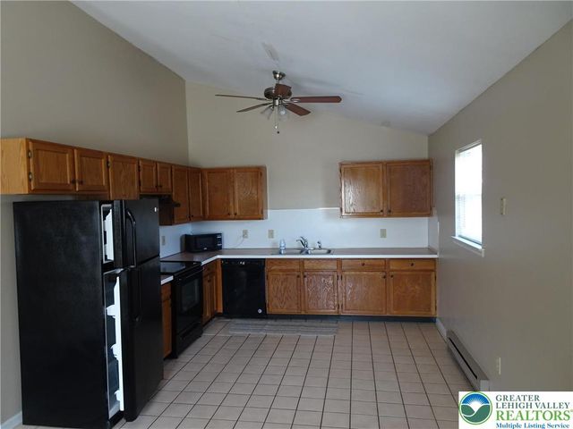 1221 West Whitehall Street, Allentown City, PA 18102