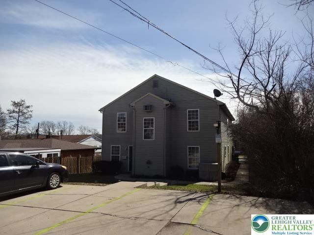 1221 West Whitehall Street, Allentown City, PA 18102